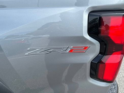 Used 2026 Chevrolet Colorado ZR2 w/ Technology Package AWD/4WD image 6