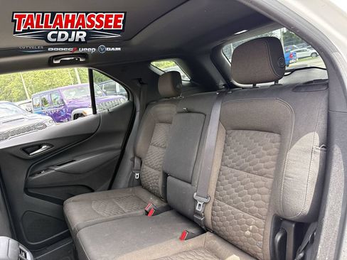 Used 2018 Chevrolet Equinox LT w/ Sun & Infotainment Package FWD image 24