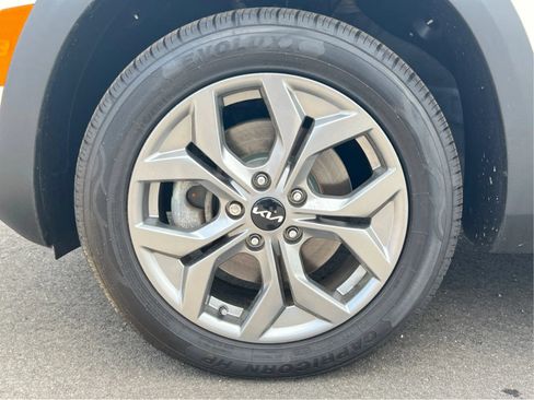 Used 2024 Kia Seltos S AWD/4WD image 30