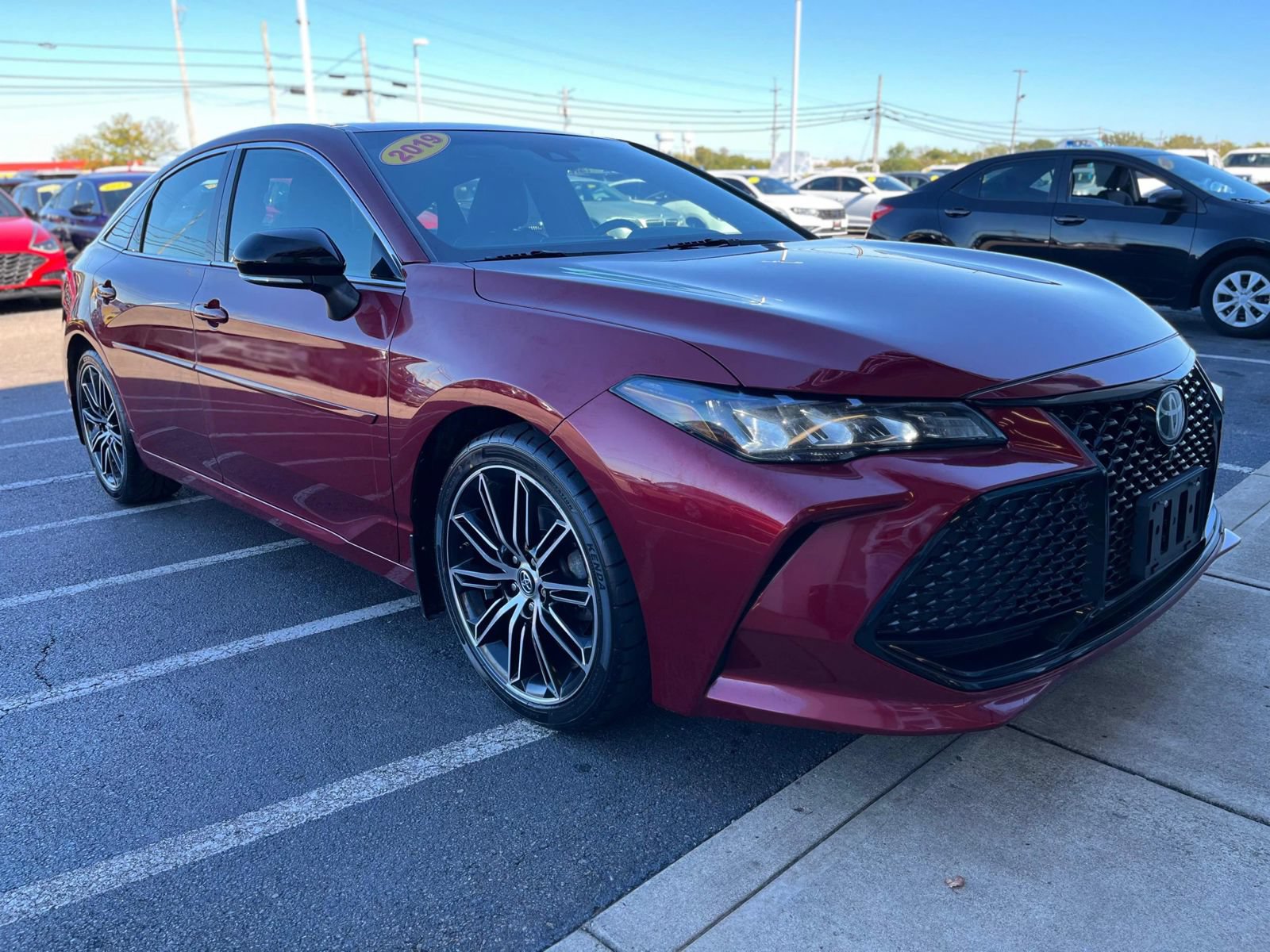 Used 2019 Toyota Avalon XSE FWD image 2