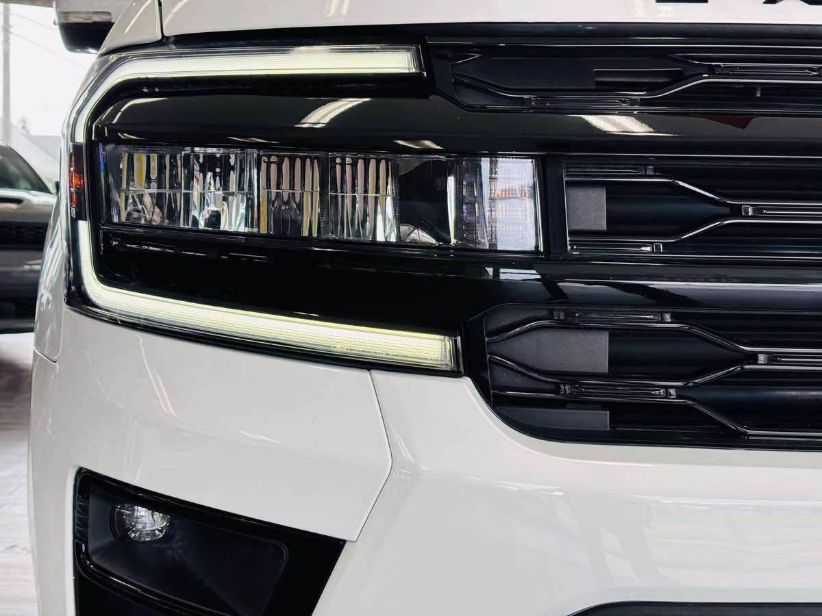 Used 2024 Ford Expedition Limited AWD/4WD image 21