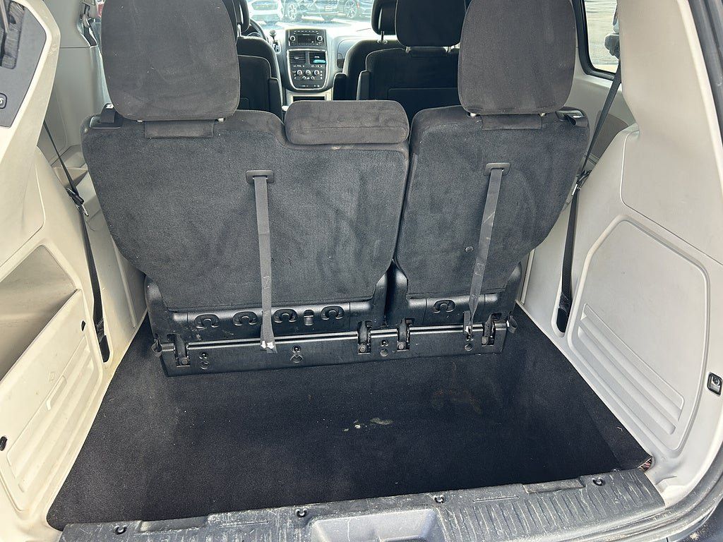 Used 2013 Dodge Grand Caravan SXT w/ Rear Park Assist Pkg FWD image 17