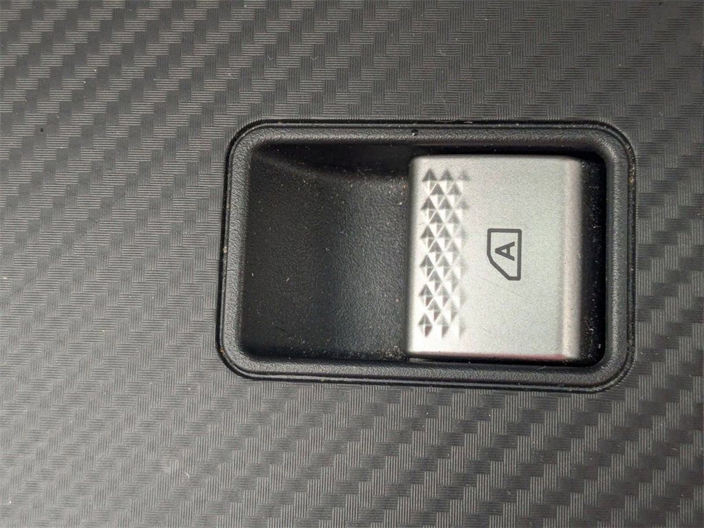 Used 2024 Mitsubishi Outlander SE FWD image 33