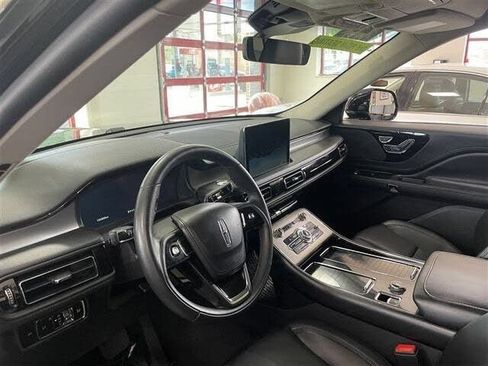 Used 2023 Lincoln Aviator AWD image 17