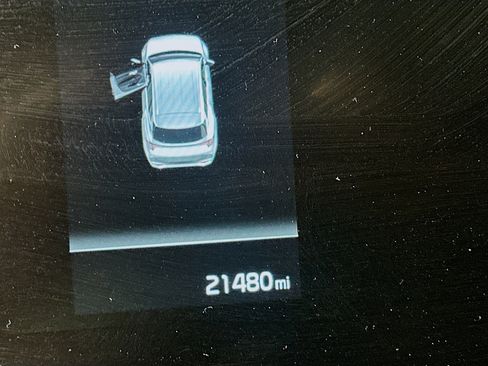 Used 2025 Kia Sportage LX image 18