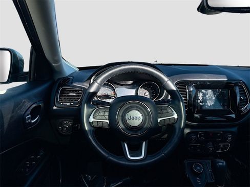 Used 2020 Jeep Compass Latitude image 21