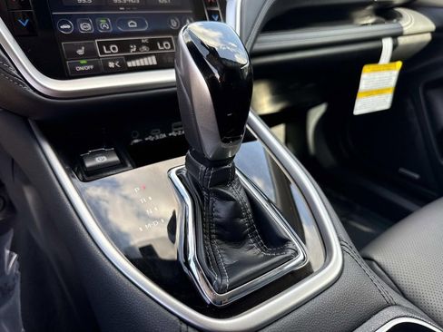 Used 2025 Subaru Outback Limited XT w/ Popular Package #2 image 32