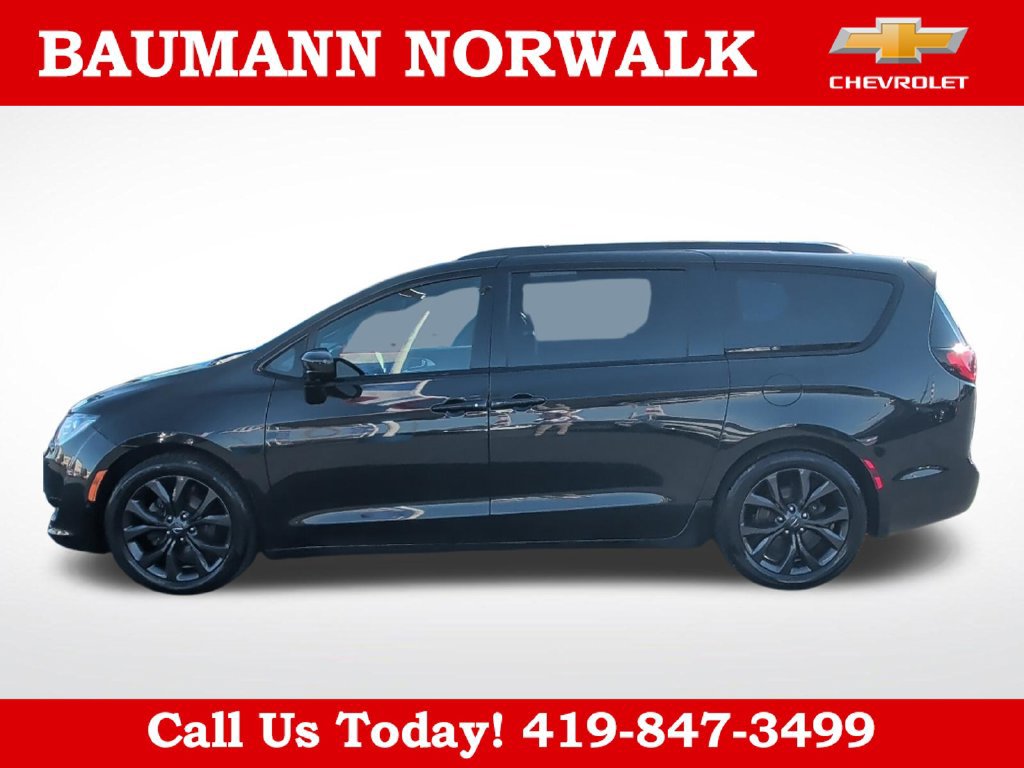 Used 2018 Chrysler Pacifica Touring-L w/ Advanced Safetytec Group FWD image 8