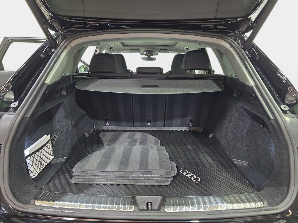 Used 2025 Audi Q5 Premium Plus w/ Premium Plus AWD/4WD image 14