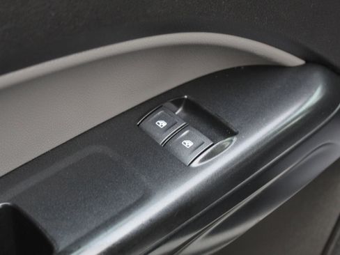 Used 2018 Chevrolet Colorado W/T image 17