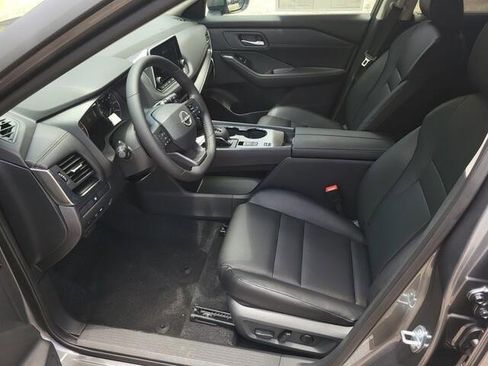 New 2025 Nissan Rogue SV w/ SV Premium Package image 16