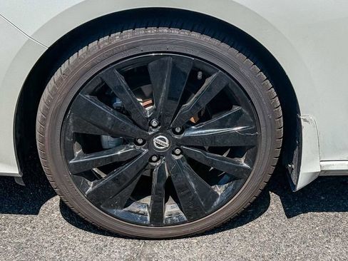 Used 2022 Nissan Altima 2.5 SR w/ Midnight Edition Package FWD image 11