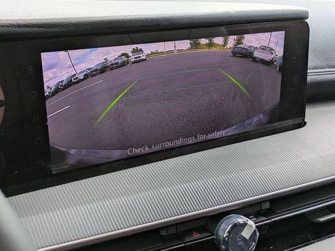 Used 2025 Nissan Murano SV AWD/4WD image 18