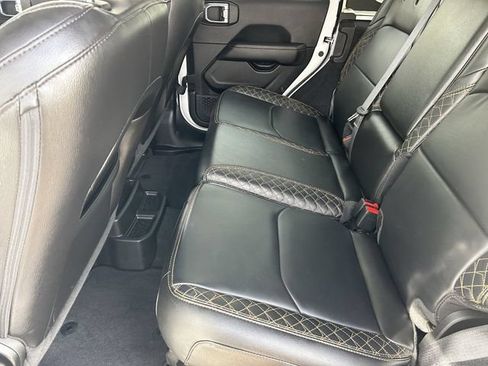 Used 2023 Jeep Wrangler Unlimited Sahara AWD/4WD image 18
