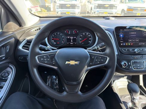 Used 2023 Chevrolet Malibu LT FWD image 26