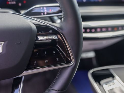 Used 2025 Cadillac Lyriq Sport AWD/4WD image 12