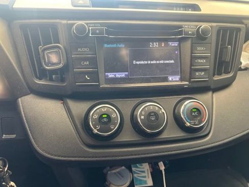 Used 2017 Toyota RAV4 LE FWD image 18
