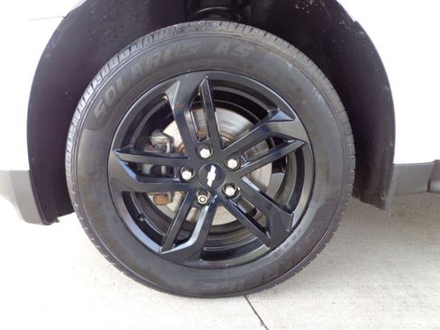 Used 2017 Chevrolet Equinox LT image 8