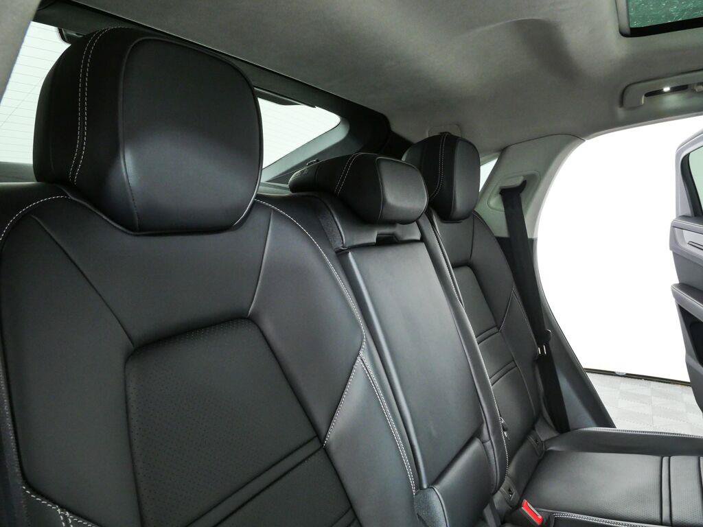 New 2026 Porsche Cayenne GTS AWD/4WD image 24