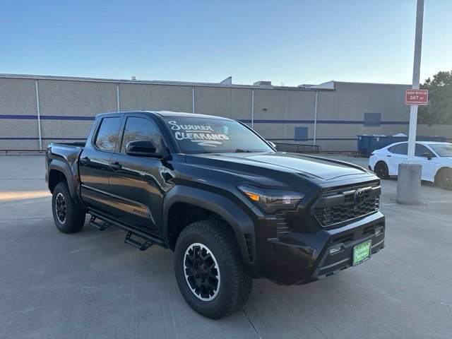 Used 2026 Toyota Tacoma TRD Off-Road AWD/4WD image 3