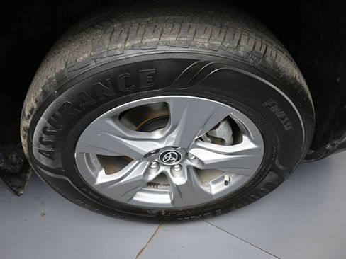 Certified 2022 Toyota RAV4 LE AWD/4WD image 13