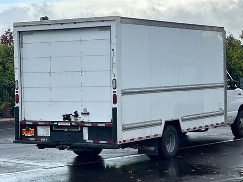 Used 2016 Ford E-350 and Econoline 350 Super Duty image 4