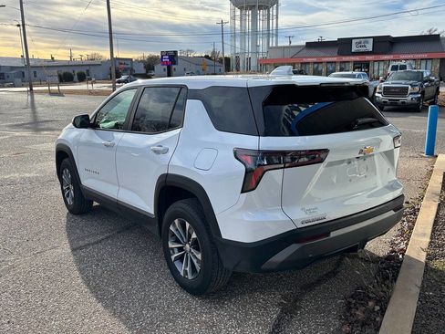 Used 2025 Chevrolet Equinox LT image 5