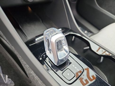 Used 2023 Volvo XC40 Recharge Ultimate w/ Protection Package Premier image 22