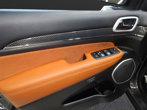 Used 2021 Jeep Grand Cherokee SRT image 9