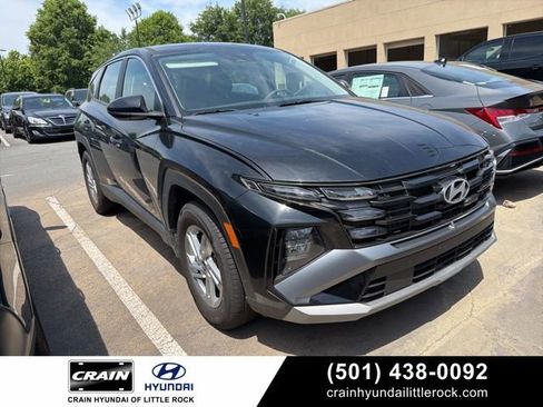 Used 2025 Hyundai Tucson SE FWD image 1