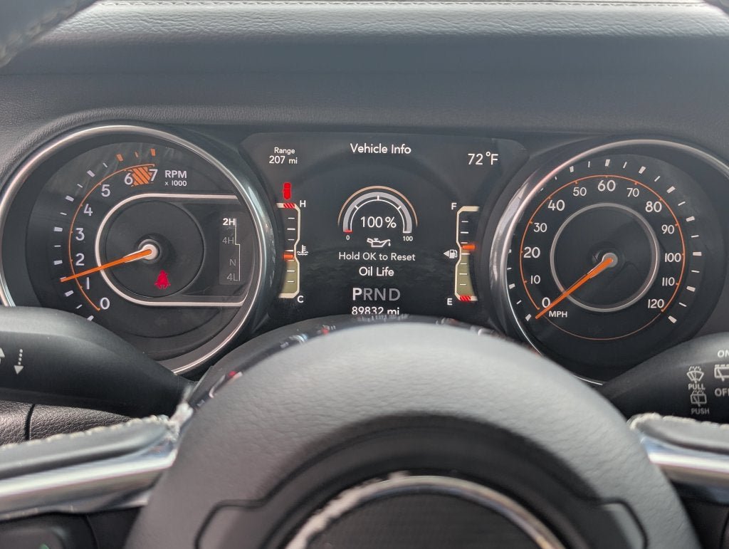 Used 2018 Jeep Wrangler Unlimited Sahara AWD/4WD image 17