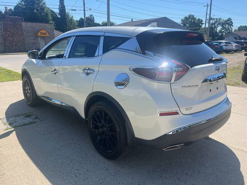 Used 2019 Nissan Murano S AWD/4WD image 2