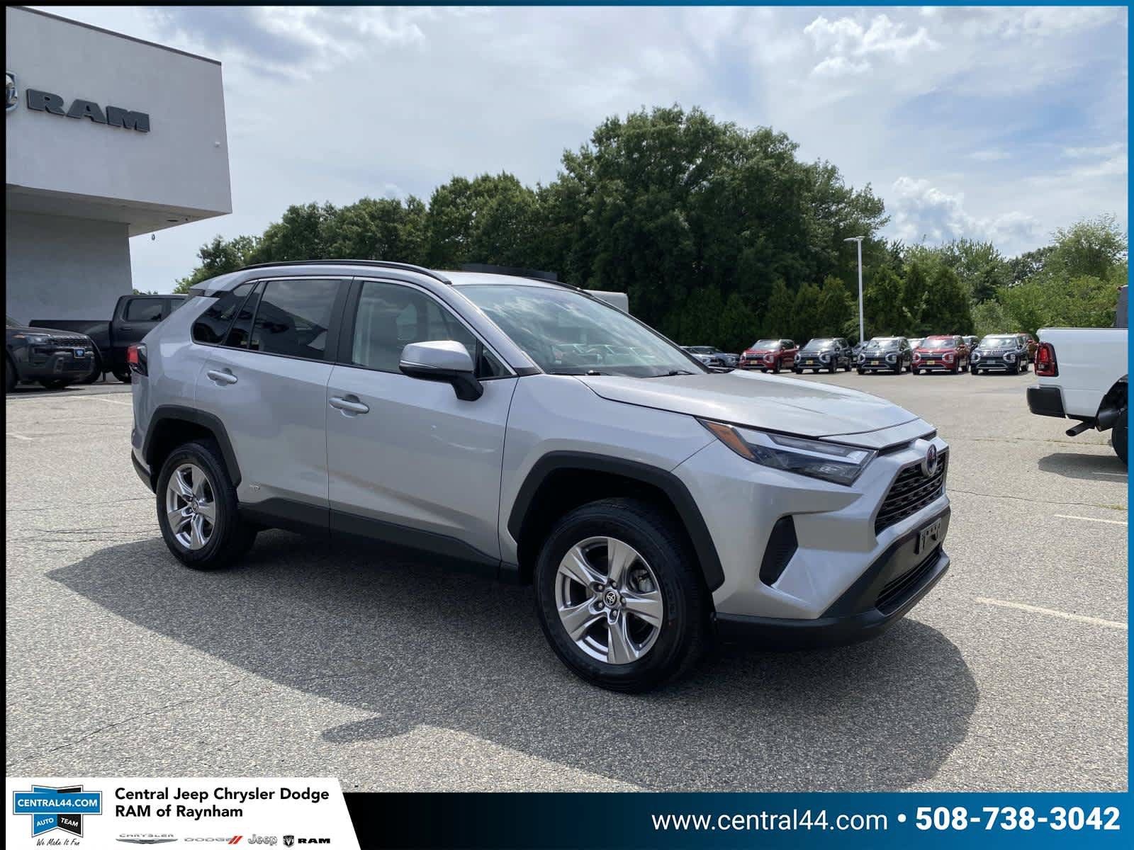 Used 2023 Toyota RAV4 XLE w/ Convenience Package AWD/4WD image 1