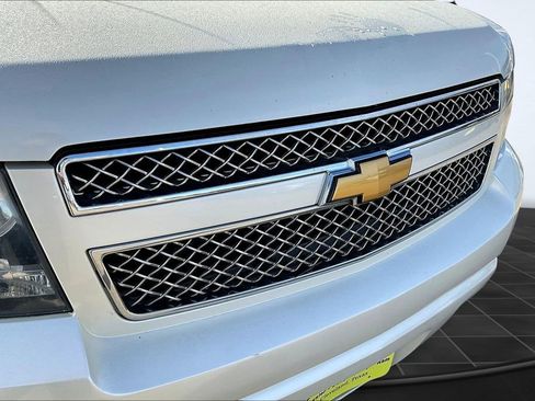 Used 2013 Chevrolet Avalanche LTZ image 29