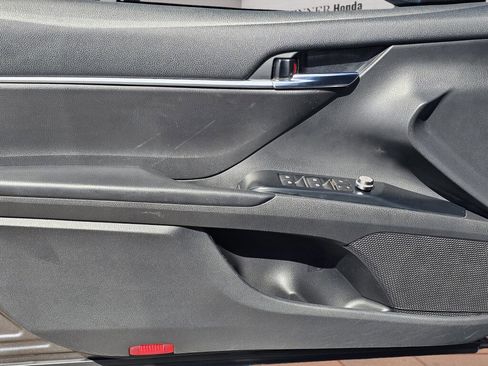 Used 2020 Toyota Camry LE image 14