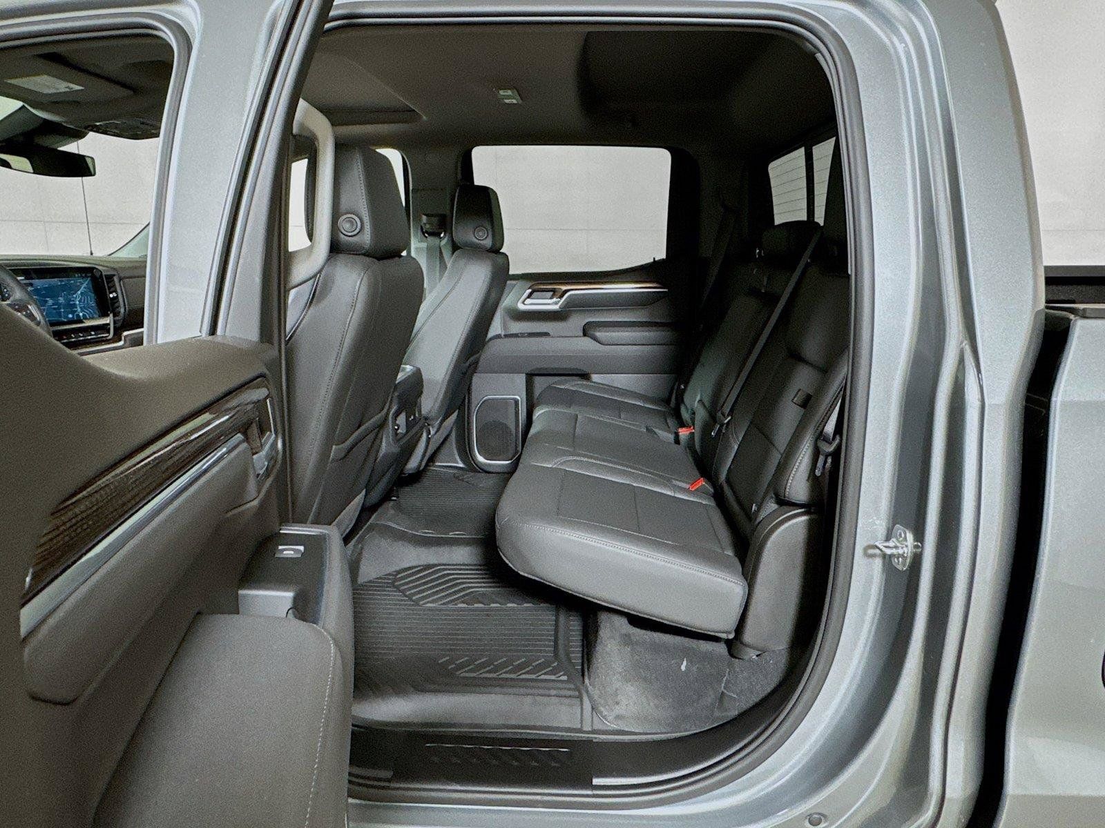New 2026 Chevrolet Silverado 1500 RST w/ Dark Appearance Package AWD/4WD image 13