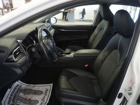 Used 2023 Toyota Camry SE image 16