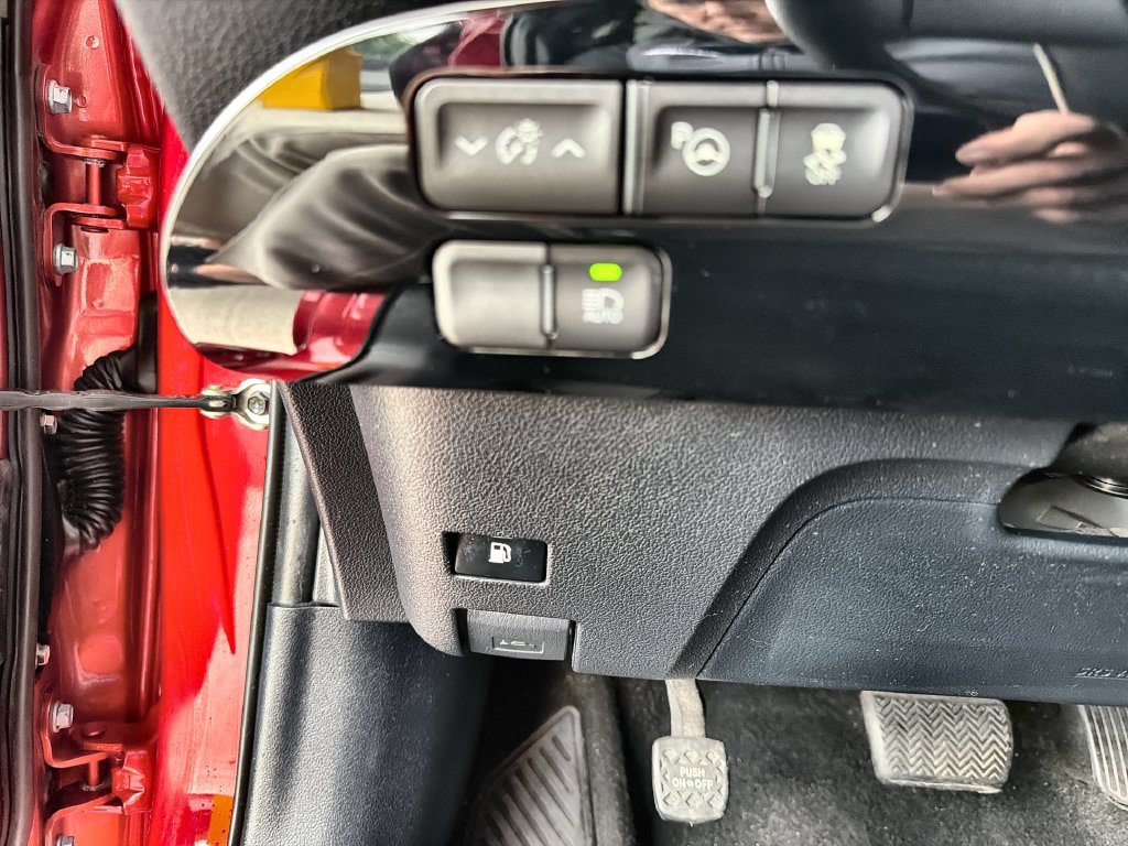 Used 2018 Toyota Prius Two w/ Prius Two Safety Plus Package FWD image 25