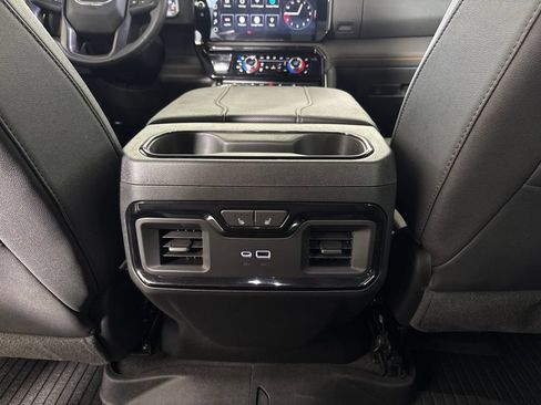 Used 2023 GMC Sierra 1500 AT4 w/ Technology Package AWD/4WD image 33