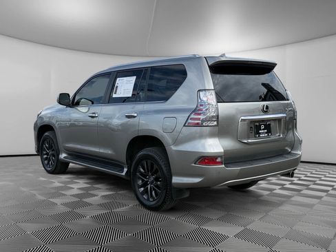 Used 2022 Lexus GX 460 Premium w/ Premium Package image 3