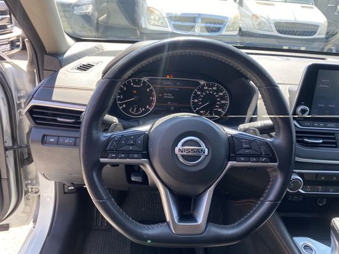 Used 2020 Nissan Altima 2.5 SR FWD image 21