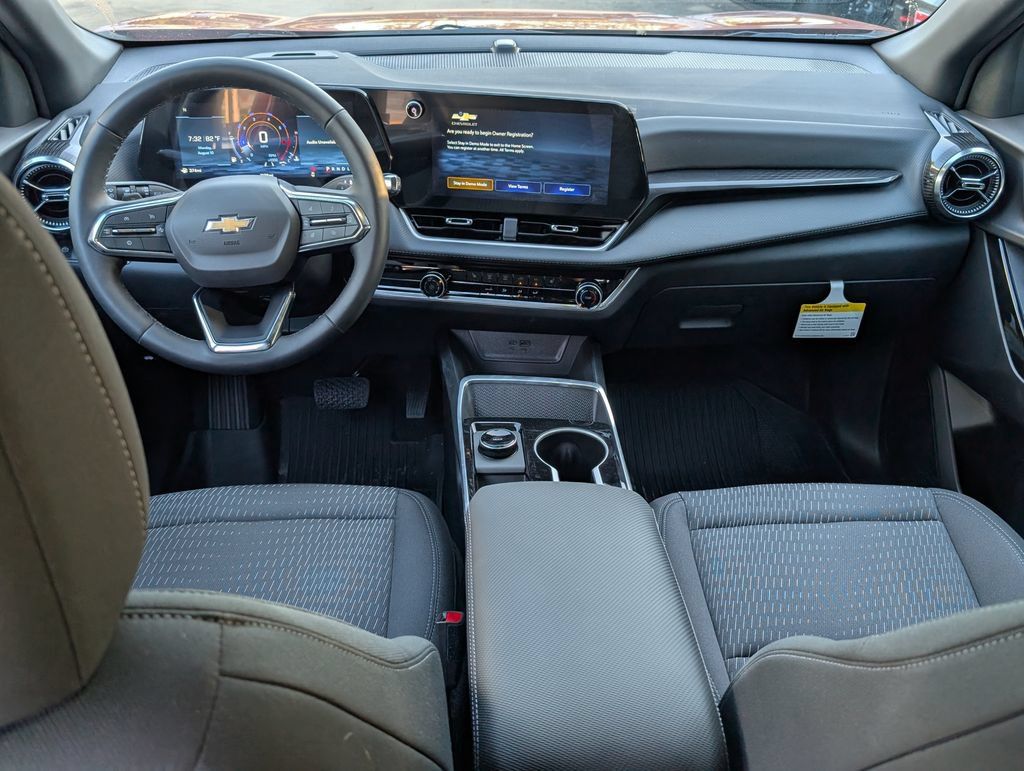 New 2027 Chevrolet Equinox LT w/ Safety and Technology Package FWD image 5