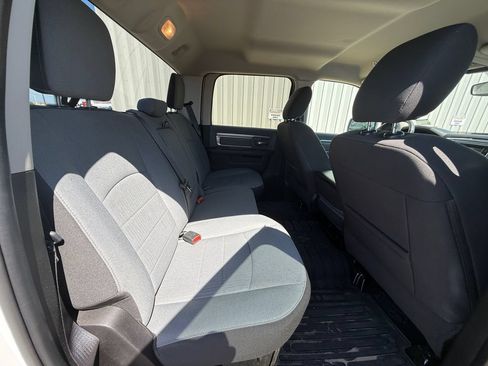 Used 2022 RAM 1500 Classic SLT AWD/4WD image 37