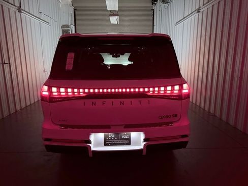 New 2026 INFINITI QX80 4WD image 9