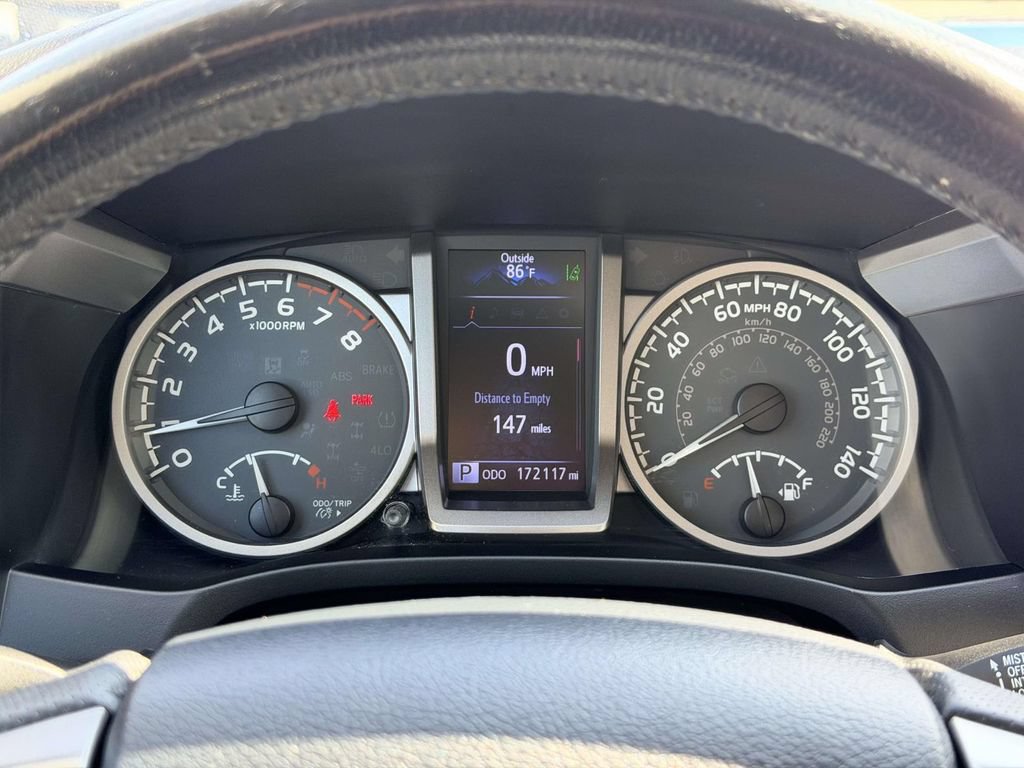 Used 2019 Toyota Tacoma SR5 AWD/4WD image 9