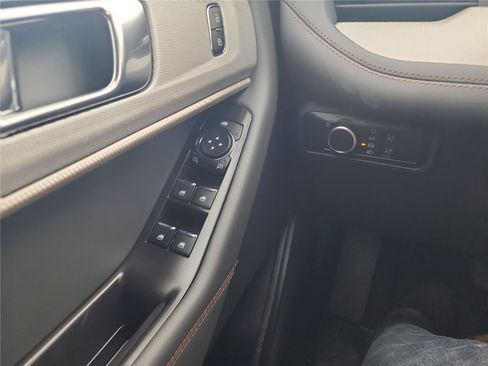 New 2026 Ford Explorer Active RWD image 28