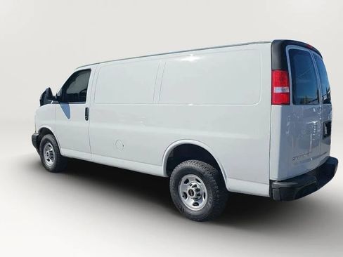 Used 2023 GMC Savana 2500 w/ Driver Convenience Package image 8