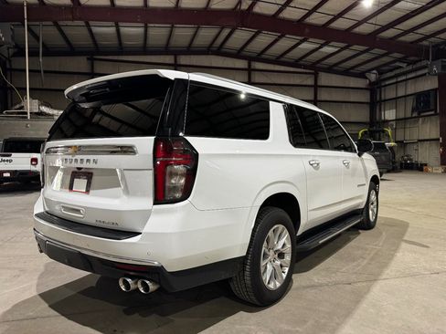 Used 2023 Chevrolet Suburban Premier image 5