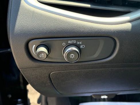 Used 2023 Chevrolet Malibu LT FWD image 23
