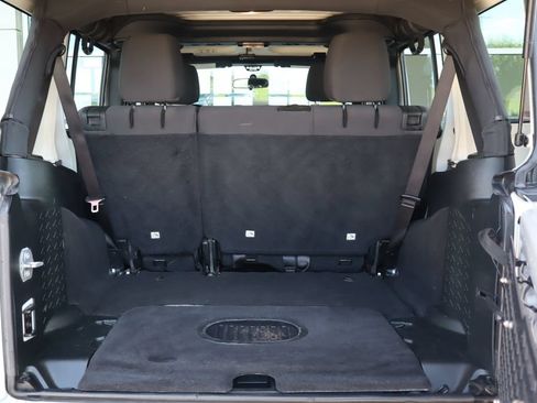 Used 2018 Jeep Wrangler Unlimited Sport w/ Connectivity Group AWD/4WD image 10